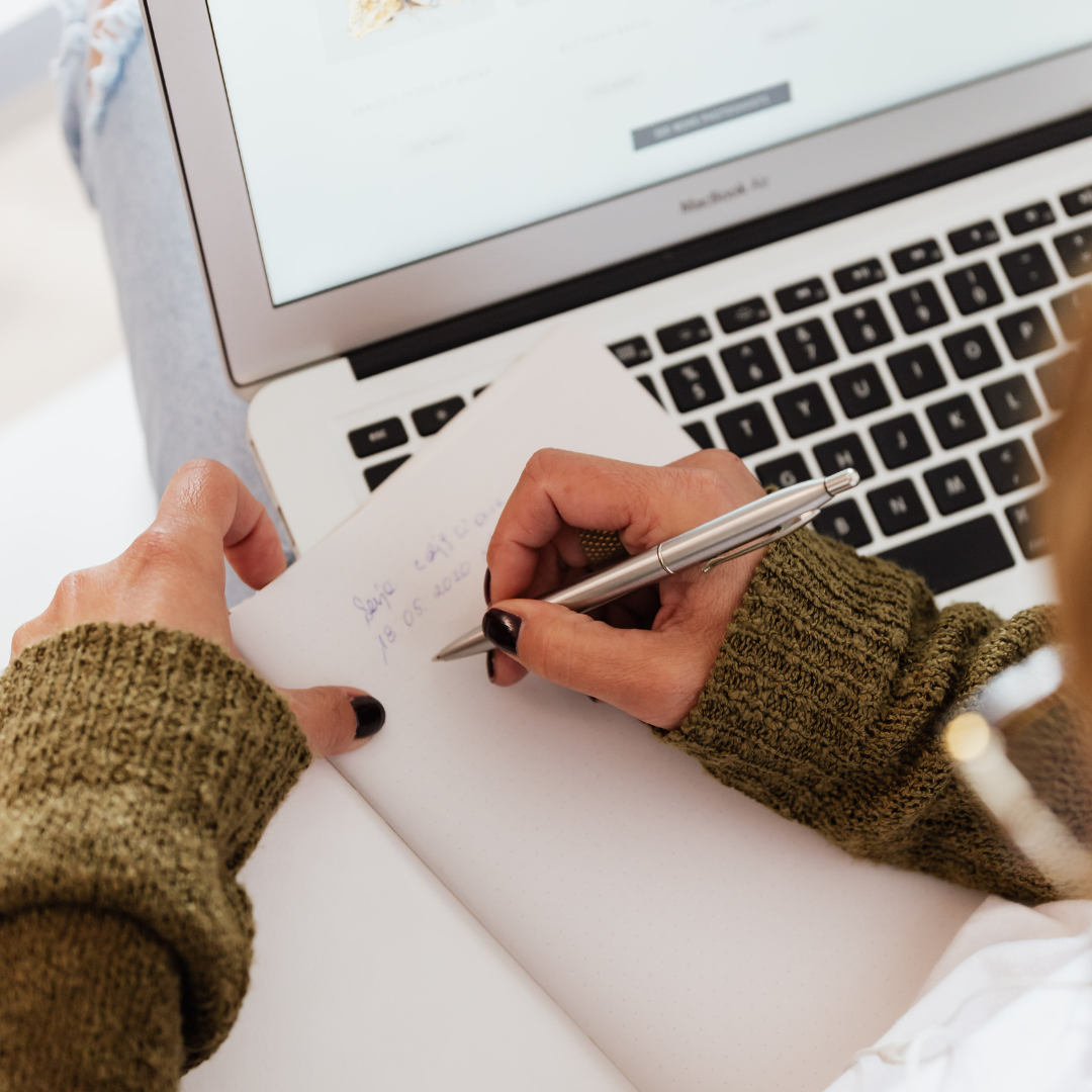 Black Friday para Emprendedoras: Cómo Invertir en Ti Misma Sin Miedo (Guía Completa)